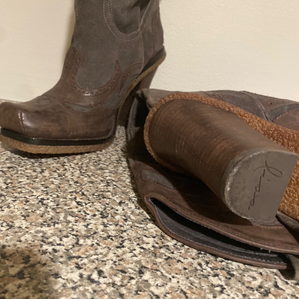 Boots - Picture 2 of 3